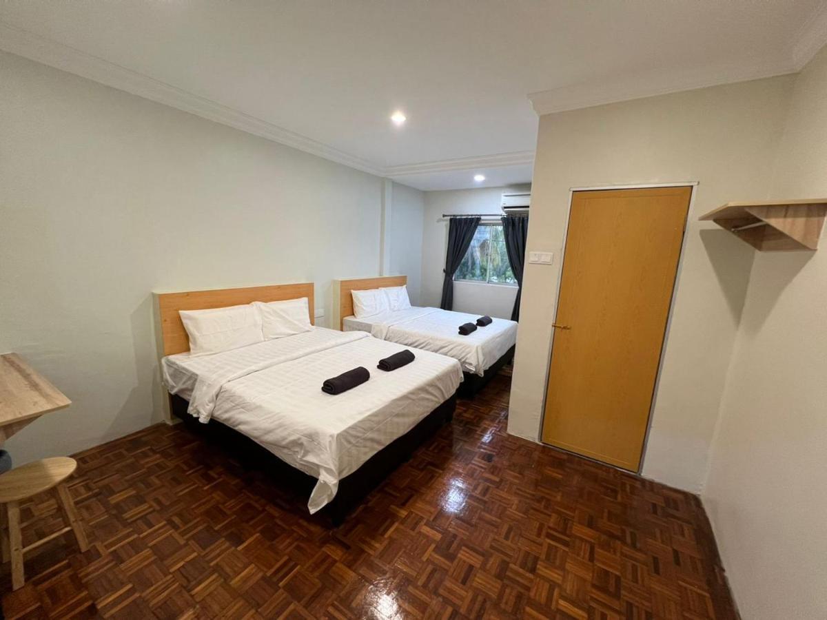 קואלה קנגסאר Homestay Suria מראה חיצוני תמונה